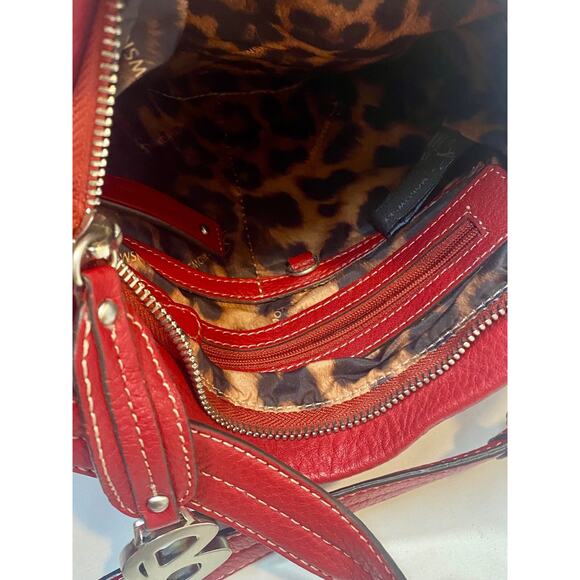 B. MAKOWSKY Purse Crossbody Red Pebbled Leather Shoulder Handbag with Keychain - Picture 9 of 13